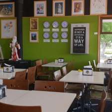 Izzy's Cafe | 90 Parker St, Dunkeld VIC 3294, Australia