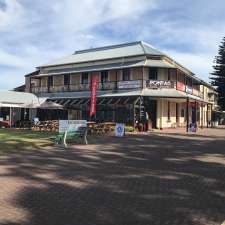 Bompas Restaurant & Accommodation | 3 Railway Terrace, Beachport SA 5280, Australia