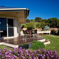 Searenity Holiday Accommodation | 1 Hawthorn Ave, Emu Bay SA 5223, Australia