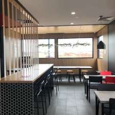 KFC Melton South | Opalia Plaza, 179-253 Exford Rd, Melton South VIC 3338, Australia