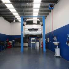 I Service Vans | 2B/9-11 Enterprise St, Molendinar QLD 4214, Australia