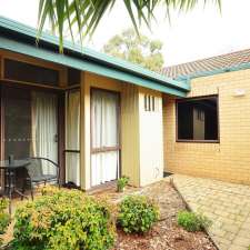 Executive Hideaway Motel/Apartments, Benalla | 71 Samaria Rd, Benalla VIC 3672, Australia