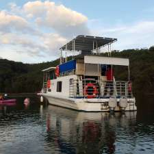 Houseboats Afloat | Cook Parade, Lemon Tree Passage NSW 2319, Australia