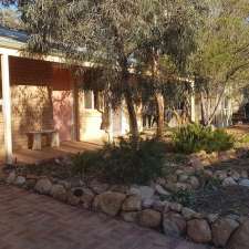 Lake King Tavern Caravan Park | 1 Hetherington Way, Lake King WA 6356, Australia