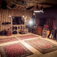 Foxhole Studios | 19 Katanning St, Bayswater WA 6053, Australia