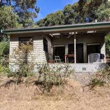 Banksia Lake Cottages | 1480 Deans Marsh-Lorne Rd, Lorne VIC 3232, Australia