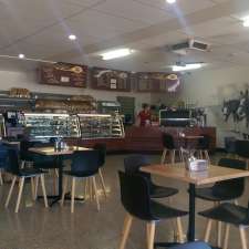 Moama Bakery Cafe | 361 Ogilvie Ave, Echuca VIC 3564, Australia