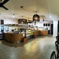 Country Grind Cafe | 10 Westernport Rd, Lang Lang VIC 3984, Australia