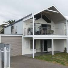 Beachcomber at Port Elliot Encounter Holiday Rentals | 22 Basham Parade, Port Elliot SA 5212, Australia