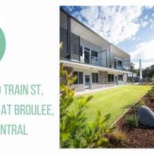 Broulee Massage | 4/40 Train St, Broulee NSW 2537, Australia