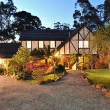 Holly Lodge | 7 Erith Ln, Kalorama VIC 3766, Australia