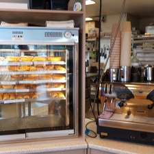 Phil's Pies & Pastries | Parkhill Plaza, 5b/215-225 Parkhill Dr, Berwick VIC 3806, Australia