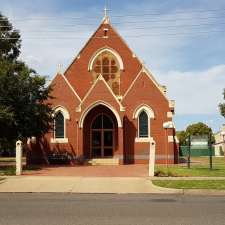 Sacred Heart Church | 8 Murphy St, Yarrawonga VIC 3730, Australia