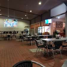 Palm Cove Tavern | 24 Veivers Rd, Palm Cove QLD 4879, Australia