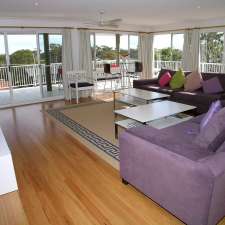 SHOAL BAY HOLIDAY HOUSE | 7 Rigney St, Shoal Bay NSW 2315, Australia