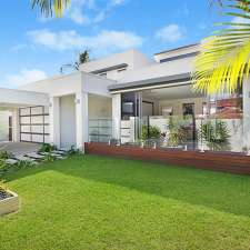 Elite Holiday Homes - CASALUXE | 23 Bombala St, Broadbeach Waters QLD 4218, Australia