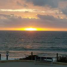 Mandurah Beach Front Apartment | 58 Acerosa Blvd, Halls Head WA 6210, Australia