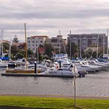 Bayswaterfront Holiday Apartments | 17 Adelphi Terrace, Glenelg SA 5045, Australia
