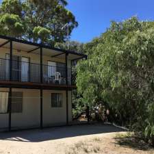 Flutterby's Beach Retreat at Aldemor Holiday Services | 4 Lake View Rd, Preston Beach WA 6215, Australia