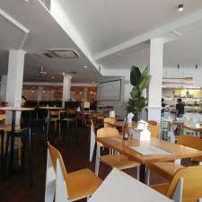 The Boat - Bar & Restaurant | Mindarie Marina, Ocean Falls Blvd, Mindarie WA 6030, Australia