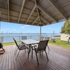 Leroys Accommodation - Mulwala Lakeside | 109 Corowa Rd, Mulwala NSW 2647, Australia