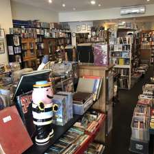 Armstrong Books | 341 Esplanade, Lakes Entrance VIC 3909, Australia