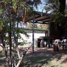 Pentland Caravan Park | Flinders Hwy, Pentland QLD 4216, Australia