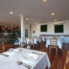Mangotree Restaurant and Cafe | 22 Weringa Ave, Lake Heights NSW 2502, Australia
