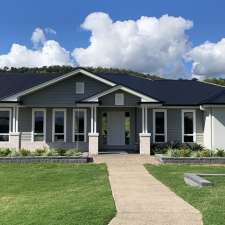 DRHomes Plainland Display Home | 4 Mahogany Dr, Plainland QLD 4341, Australia