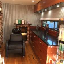 Mountain Chic Hair and beauty | Establishment | 11 Boise Ct, Tamborine Mountain QLD 4272, Australia