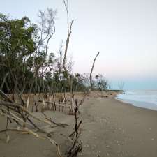 Mouth of Kolan River Conservation Park | Moore Park Beach QLD 4670, Australia