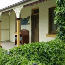 Middle Cottage Bathurst CBD accommodation | 142 Keppel St, Bathurst NSW 2795, Australia