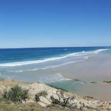 Straddie 4 Wheel Drive Hire | 14 Samarinda Way, Point Lookout QLD 4183, Australia