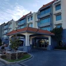 Broadwater Pagoda Hotel | 112 Melville Parade, Como WA 6152, Australia