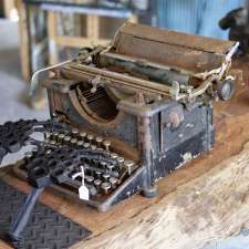 The Red Barn | 23 Rockhound Rd, Sapphire Central QLD 4702, Australia