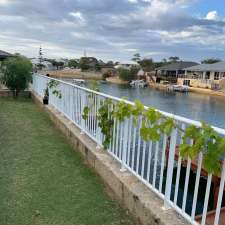 Villa Vida Loca | Holiday Home Mandurah Canals | 50 Cormorant Ky, Wannanup WA 6210, Australia