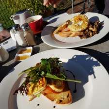 Beach House Cafe | Apartment 4/646 Sandy Bay Rd, Sandy Bay TAS 7005, Australia