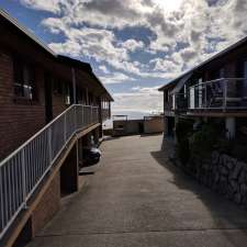 Waratah Motel & Holiday Units | 36 Waratah St, Scotts Head NSW 2447, Australia