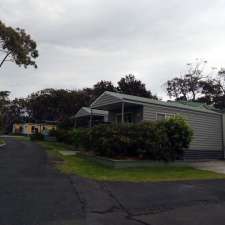 Swan Lake Tourist Village | 4 Goonawarra Dr, Cudmirrah NSW 2540, Australia
