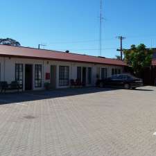 Motel Poinsettia | 24 Burgoyne St, Port Augusta West SA 5700, Australia