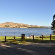 Lake Hume Tourist Park Beach Area | 19 Ray Welsh Dr, Lake Hume Village NSW 3691, Australia