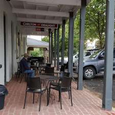 Bowning Hotel | 2 Leake St, Bowning NSW 2582, Australia