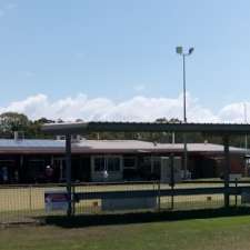 Moore Park Beach Bowls And Sports Club | 28 Club Ave, Moore Park Beach QLD 4670, Australia