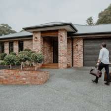 BADGER HOUSE - Luxury Holiday Home Healesville - YARRA VALLEY - | 111 Badger Creek Rd, Badger Creek VIC 3777, Australia