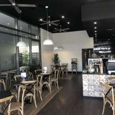 Roe Cafe & Italian Kitchen | Marsden on Fifth Shopping Centre, Shop 8/1-13 Fifth Ave, Marsden QLD 4132, Australia