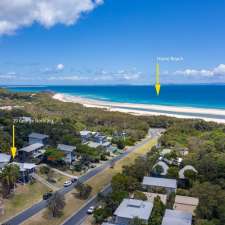 Sundowners Beach House | 29 George Nothling Dr, Point Lookout QLD 4183, Australia