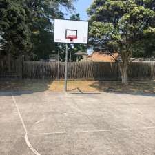 Artist Park Basketball Hoop | 32 Beaver St, Box Hill South VIC 3128, Australia
