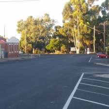 Murrayville Hotel | 29 McKenzie St, Murrayville VIC 3512, Australia