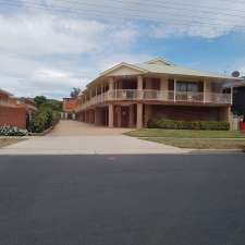 Leagues Motel | 1 Macquoid St, E Queanbeyan NSW 2620, Australia