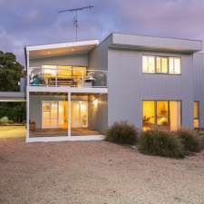 SHUTTERS BY THE SEA Holiday Home Anglesea | 198 Great Ocean Rd, Anglesea VIC 3230, Australia